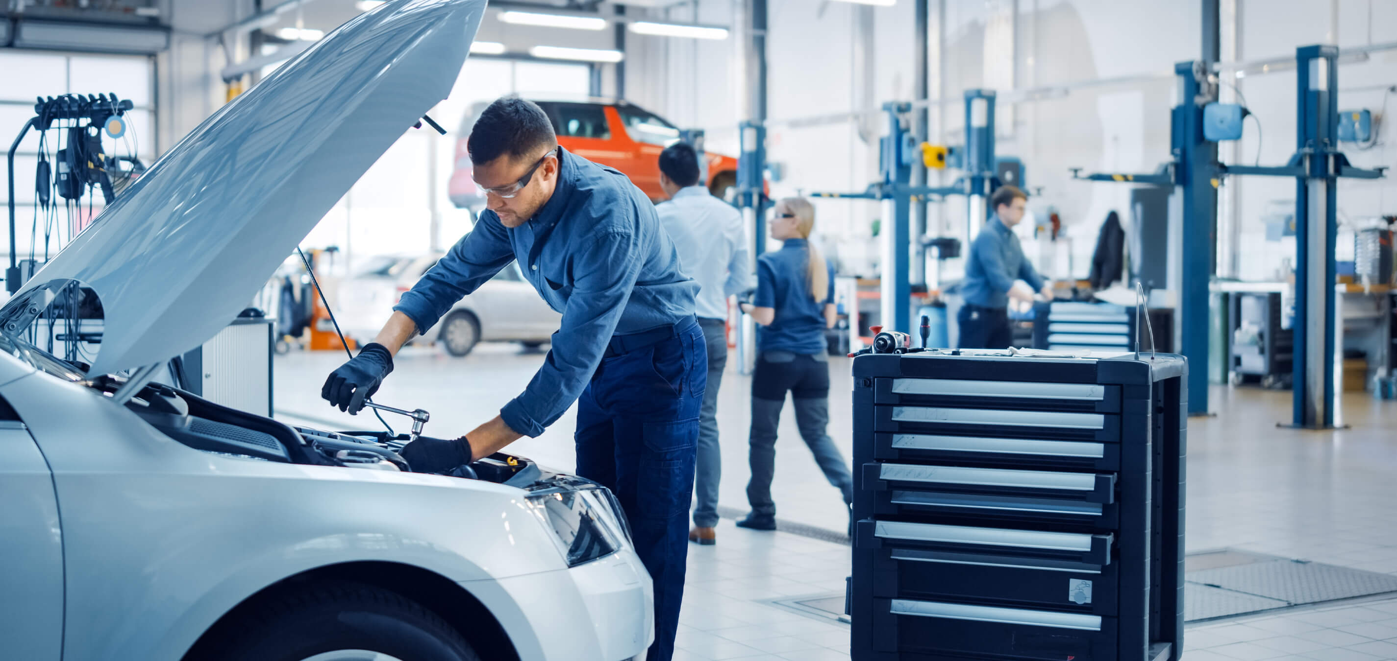 Uzun Ömürlü Araç Kullanımının Sırrı: Güneri Motors’un Pendik’teki Marka Özel Servis Deneyimi